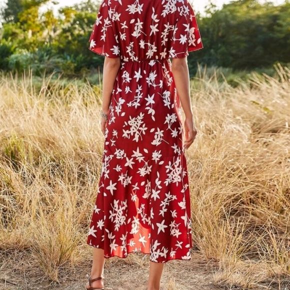 Asymmetrical Floral Dress - Picture 4 of 5